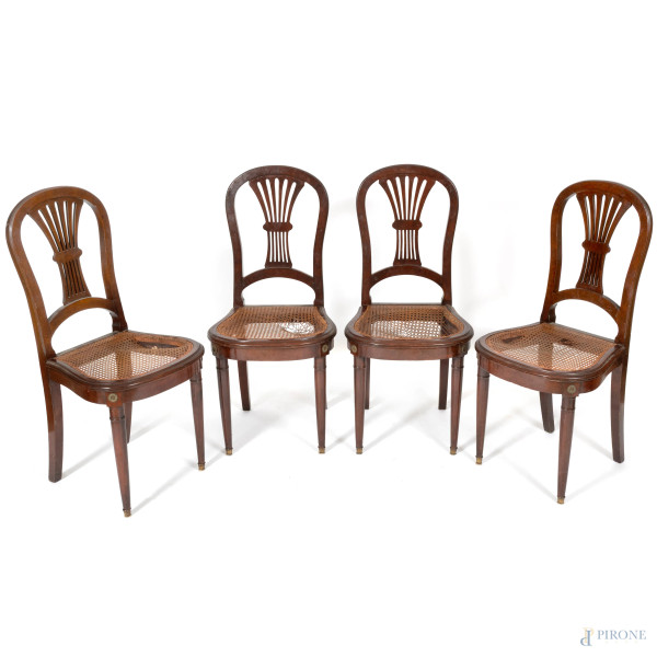 Lotto di otto sedie in mogano con schienale traforato e seduta in paglia di Vienna, XIX secolo, c...