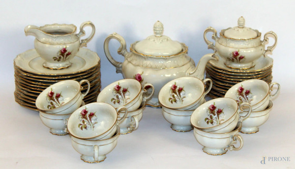Servizio da tè e dolce in porcellana a decoro di fiori con fascia dorata, pz.39 marcata