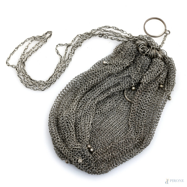 Borsetta in argento, XX secolo, cm 18x13, peso gr 120, (segni di usura)