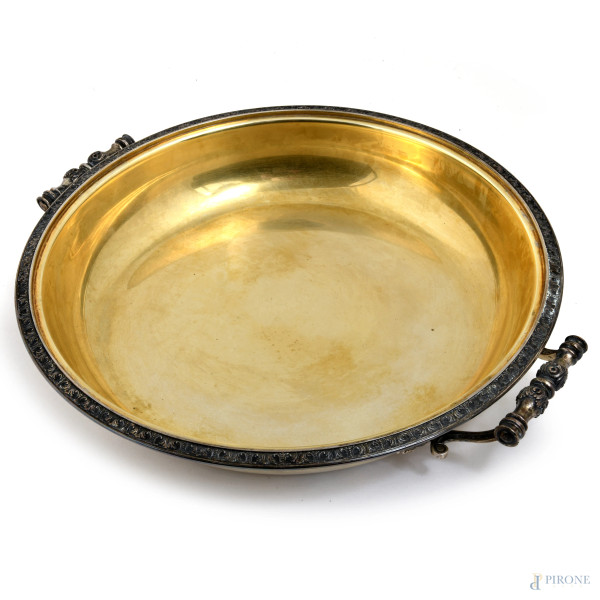 Lotto composto da legumiera e piatto in argento, XX secolo, diametro piatto cm 35, peso complessi...