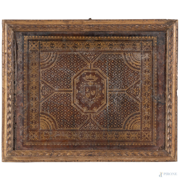 Cornice in legno intagliato e dorato contenente rappresentazione araldica delle famiglie Borghese e Boncompagni su cuoio, XVIII-XIX secolo, misure complessive cm 54x65,5(lacune, lacerazioni, rotture)