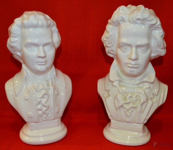 Musicisti, coppia busti in maiolica bianca, h cm21.