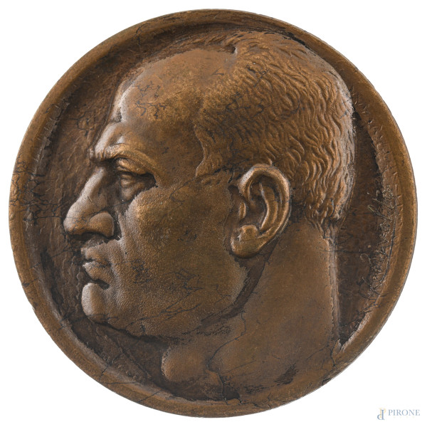 Medaglia commemorativa coniata per la Casa degli Italiani all'Estero, diametro cm 4, (segni di usura)
