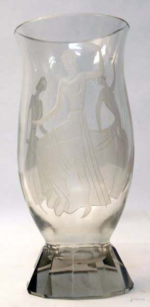 Vaso in vetro inciso a figure femminili, H 26 cm, periodo liberty.