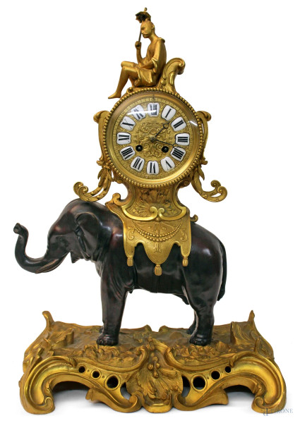 Pendola da camino in bronzo dorato con elefante, Francia XIX sec.