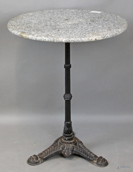 Tavolino tondo con piano in marmo, altezza cm. 72, diametro cm. 60