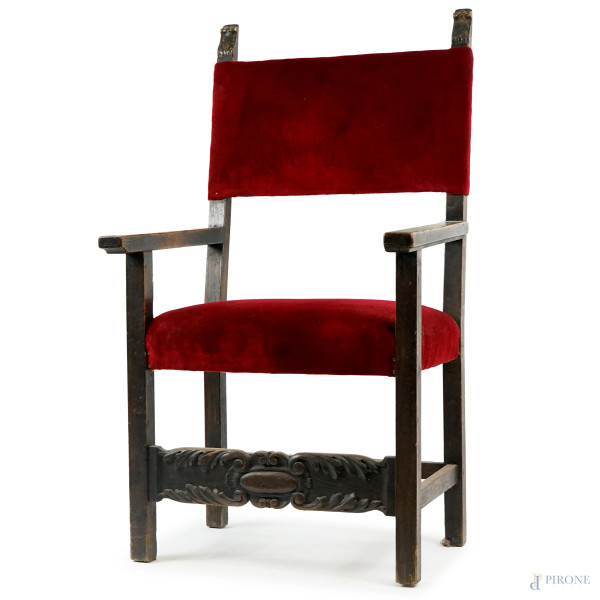 Poltrona in legno tinto a noce con particolari intagliati, seduta e schienale in velluto rosso, fine XIX secolo, cm h 124,5x63,5x57, (segni del tempo)