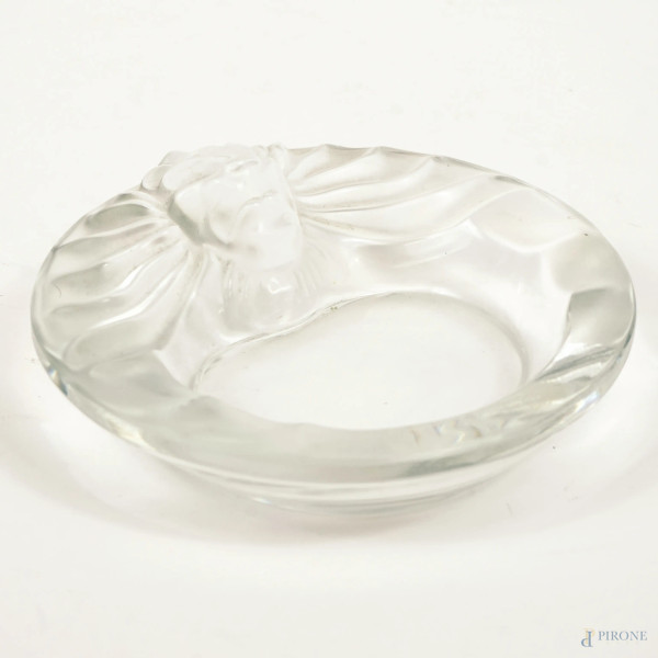 Posacenere Lalique France, anni '70, con decoro a leone, diametro cm 14,5, (graffi)