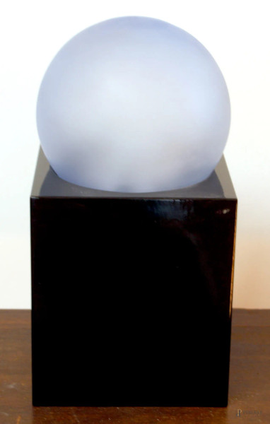 Lampada, Alba, disegnata da Ettore Sottsass, altezza 31 cm.