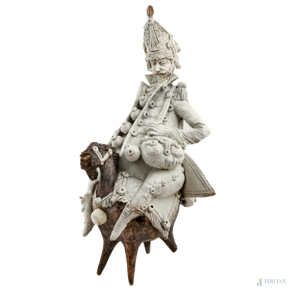 Domenico Poloniato (1926-2013), Giocattolo sonoro raffigurante ufficiale napoleonico a cavallo, terracotta dipinta e smaltata, altezza cm 62, (rotture, difetti, mancanze)