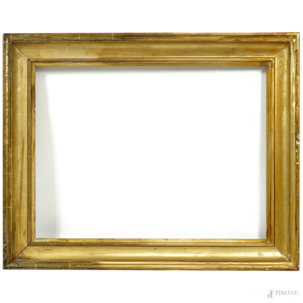 Cornice in legno intagliata e dorata, fine XIX secolo, ingombro cm 79x63.5, battente cm 64.3x49