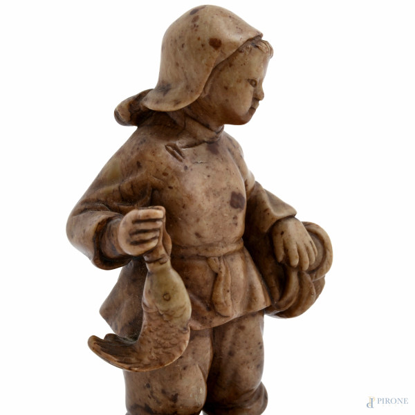 Pescatore, scultura in pietra saponaria, XX secolo, altezza cm 11, (difetti)