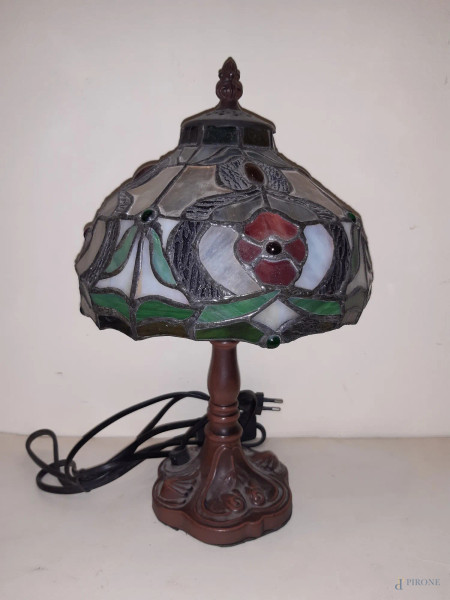 Lampada tiffany in pastavitrea, h 33 cm.