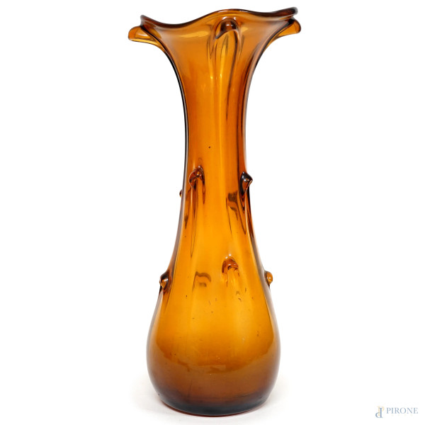Vaso in vetro di Murano color ambra, XX secolo, altezza cm 35
