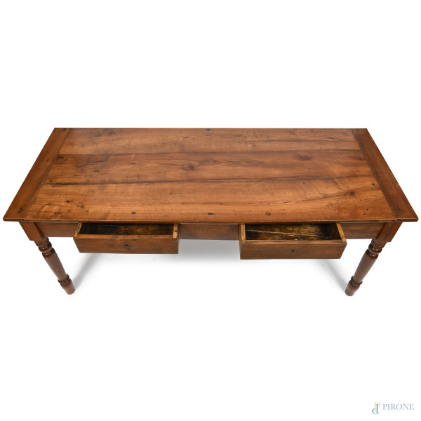 Tavolo in ciliegio a due cassetti e gambe tornite, XIX secolo, cm 80,5x206x82,5, (graffi, scalfit...