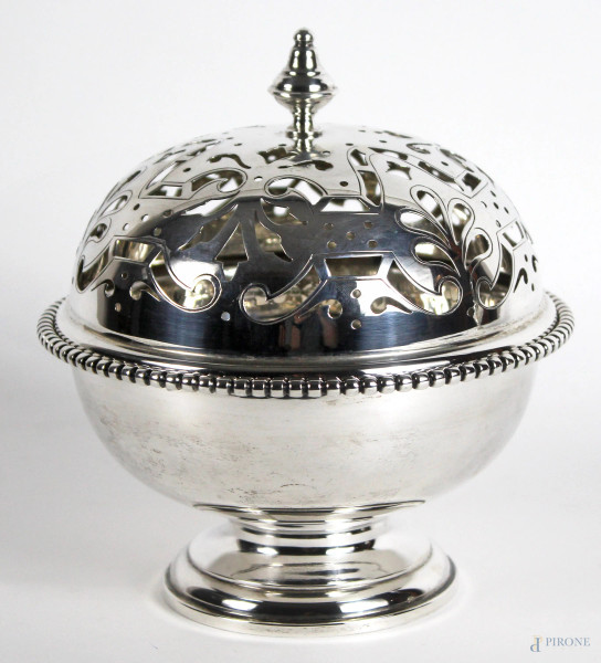 Porta Bon-bon in argento di forma circolare, corpo liscio con decori incisi, coperchio traforato, altezza cm. 17, gr. 390