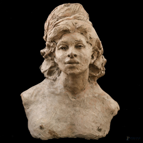 Busto di donna in terracotta, XX secolo, cm 40, siglato al retro, (segni di usura, scalfiture)