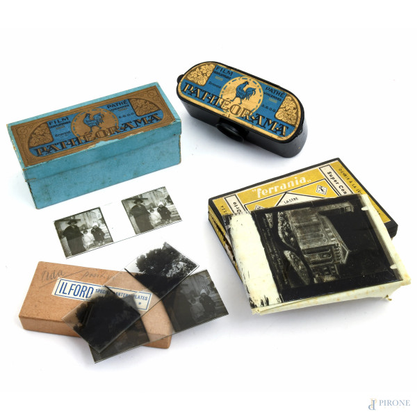 Valigia contenente diversi lotti di fotomeccaniche, cm 13x39x38