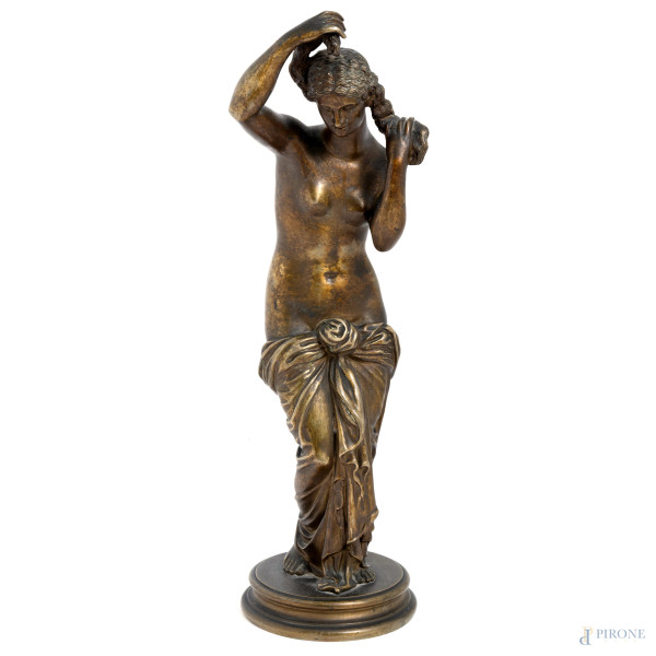 Scultura in bronzo raffigurante Venere al bagno, XX secolo, altezza cm 38, (segni di usura, graffi)