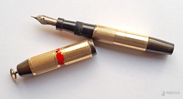 Penna stilografica vintage con fusto e pennino in oro a 14 karati