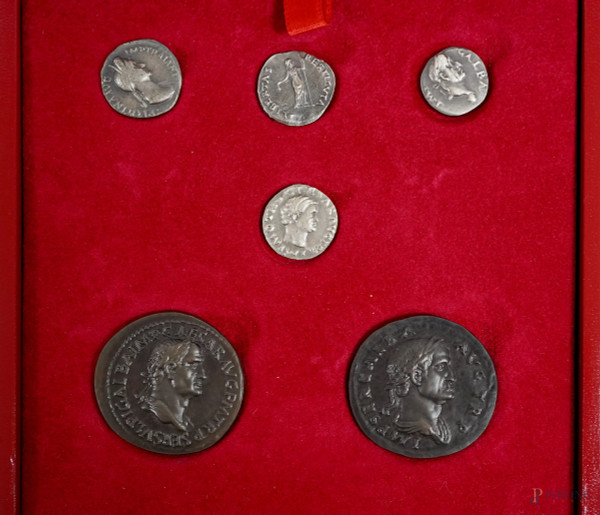 Lotto composto da 13 monete in bronzo e argento, riproduzioni romane con scatole e certificati "C...