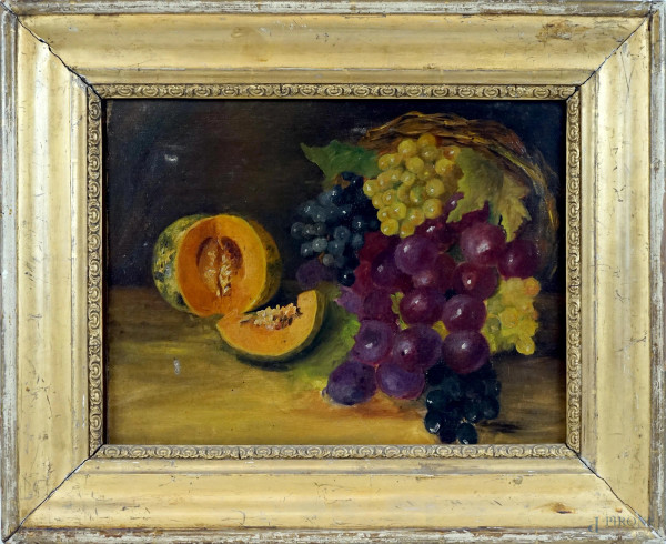 Natura morta con frutta, olio su tela, cm 33x42, XX secolo, entro cornice, (difetti alla tela).