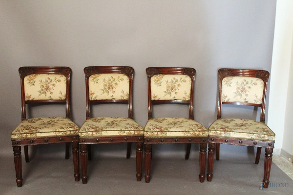 Lotto di quattro sedie in mogano, dorsale intagliato, seduta in stoffa fiorata,XIX sec.