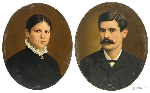 Pittore del XIX secolo, coppia di ritratti, olio su tela ad assetto ovale, cm 59x48,5, (difetti)
