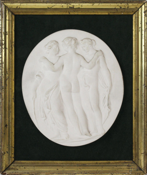 Le tre grazie, bassorilievo in polvere di marmo, cm 16,5x15, XX secolo, entro cornice