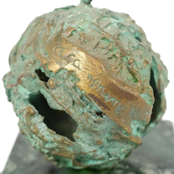 Angelo Camerino (1932), Gabbiani, bronzo su doppia base in marmo verde, cm 26x23x12,5, firmato