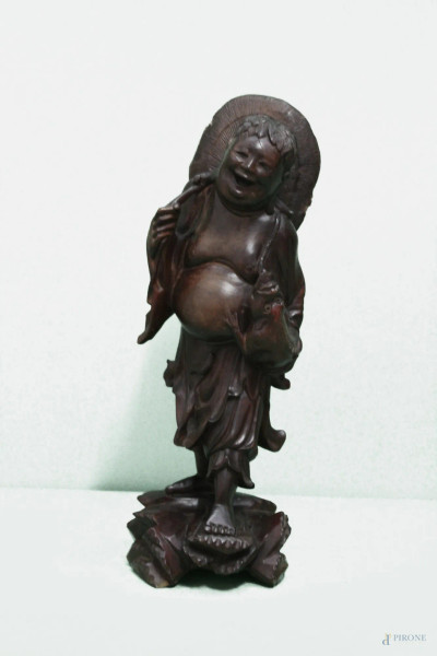 Scultura in teak, Cina XX sec, h. 36 cm.