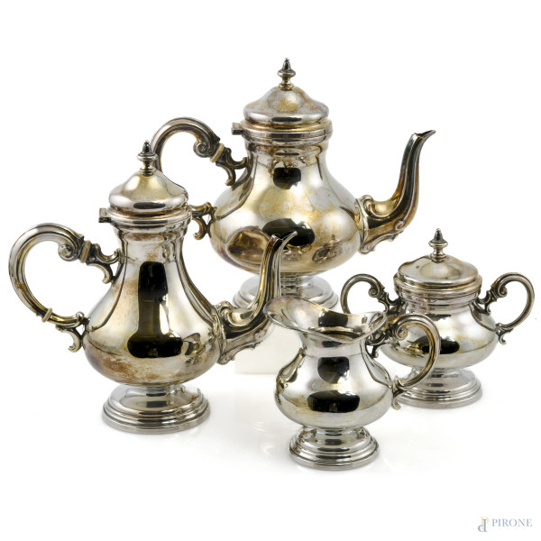 Servizio in argento 800/000 composto da teiera, caffettiera, lattiera e zuccheriera, altezza massima cm 21,5, peso complessivo gr 1240