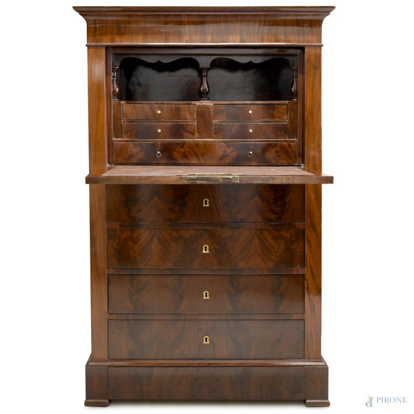 Secretaire impiallacciato in piuma di mogano con quattro cassetti in colonna al fronte e piano scfittoio a ribalta , XIX secolo, cm 185x114x51,5 (segni di usura, graffi)