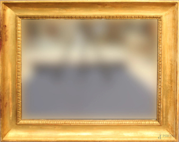 Specchiera di linea rettangolare in legno dorato, fine XVIII sec, (misura specchio 48x50 cm - ingombro 62x74 cm)