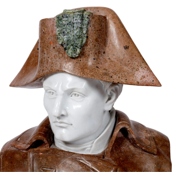 Napoleone Bonaparte, XX secolo, scultura in marmo, altezza cm 68, (scalfiture, rotture)