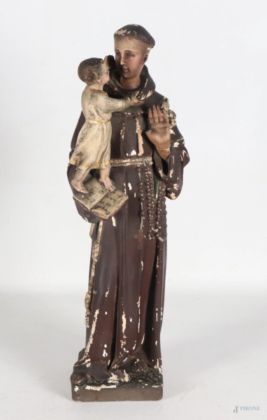 Scultura in gesso policromo raffigurante Sant'Antonio con Bambino, XX secolo, altezza cm 39,5, (segni di usura, scalfiture, cadute di colore, rotture, mancanze, restauri, difetti)