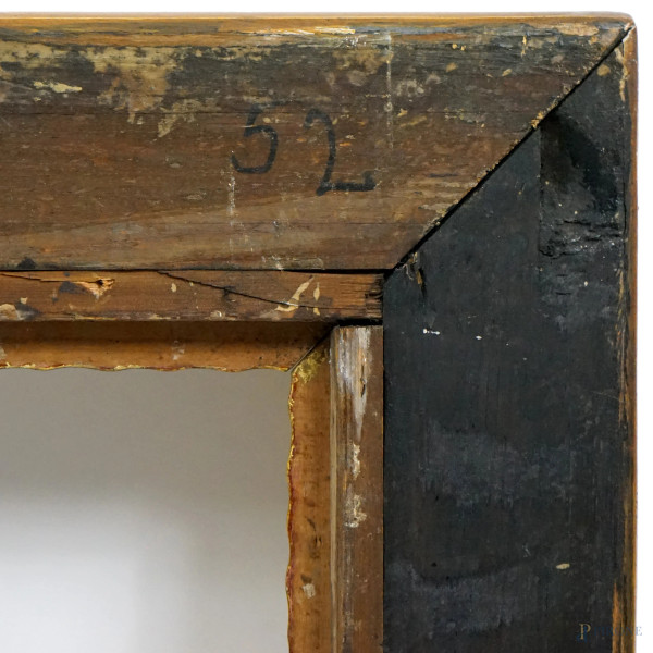 Cornice in legno dorato, fine XIX-inizi XX secolo, ingombro cm 103,5x71, battente cm 87x54,5, (di...