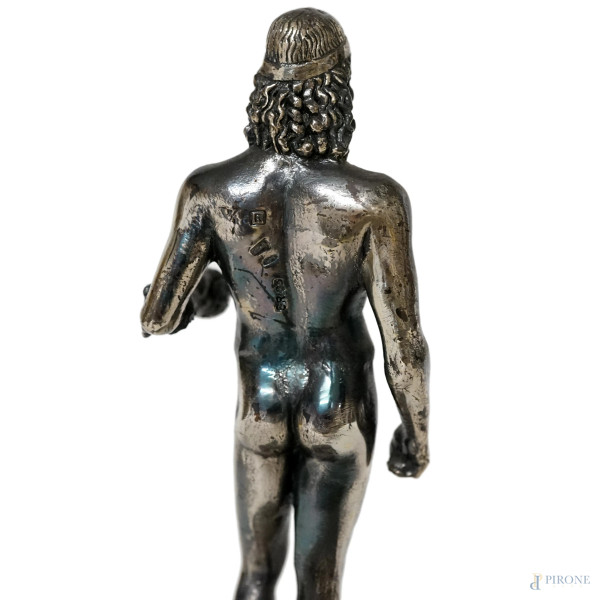 Sculture in argento rappresentanti i Bronzi di Riace, XX secolo, piedistalli in marmo, altezza ma...