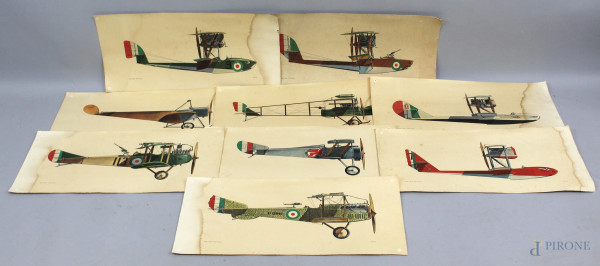 Lotto di dieci stampe colorate raffiguranti aeroplani, cm 30x63, (difetti alla carta).