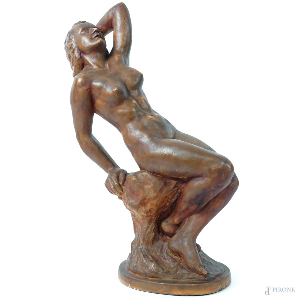 Nudo di donna, scultura in terracotta, cm h 50.5, firmata e datata sotto la base, (difetti)