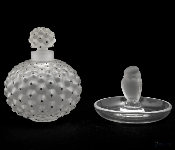 Lotto di 2 articoli in vetro Lalique composto da: