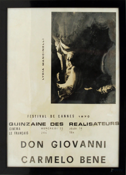 Una fotobusta del Don Giovanni di Carmelo bene a Cannes del 1970, 43x33 cm, entro cornice.