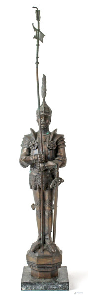 Soldato, scultura in bronzo, altezza cm. 55, base in marmo, (difetti).