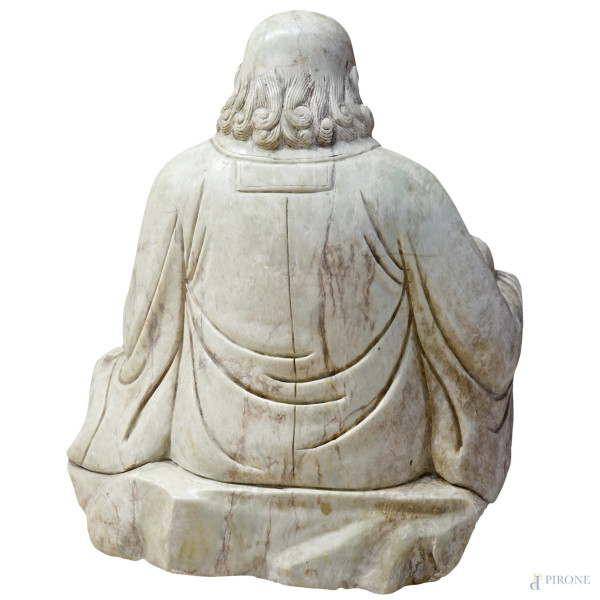 Buddha, grande scultura in giadeite, arte orientale del XX secolo, cm h 70 circa, (difetti)