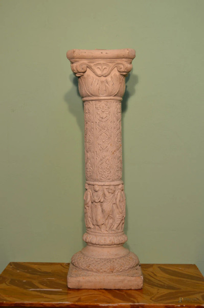 Colonna chiara con fascia a decoro di figure, h. 76 cm.