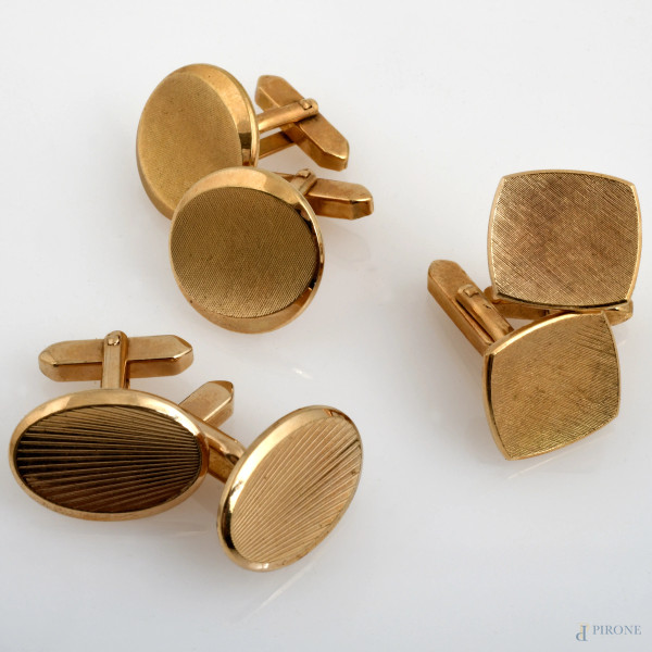 Lotto di tre paia di gemelli in bigiotteria, cm 2x2