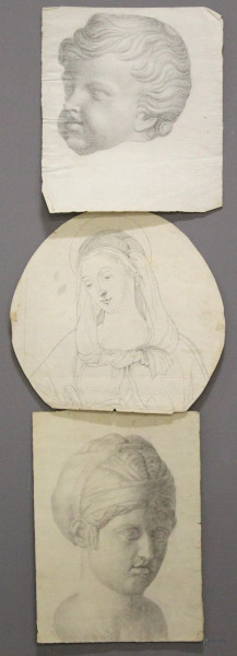 Lotto di due bozzetti raffiguranti volti ed una Madonna disegni su carta 33x24 - 29x26 cm