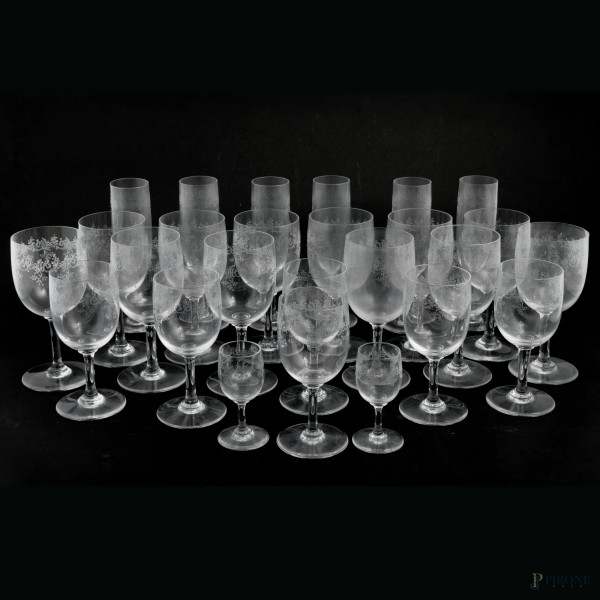 Torso femminile, scultura in marmo su base in metallo, XIX-XX secolo, altezza cm 36,5