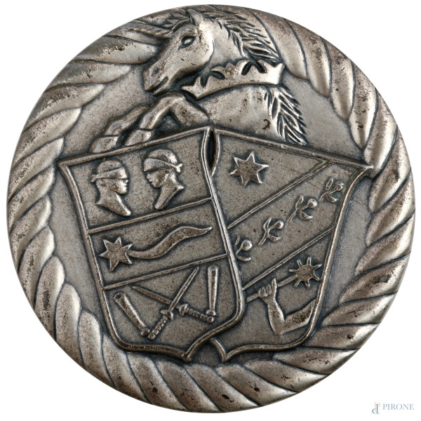Medaglia in metallo argentato con stemma centrale, XX secolo, (difetti)