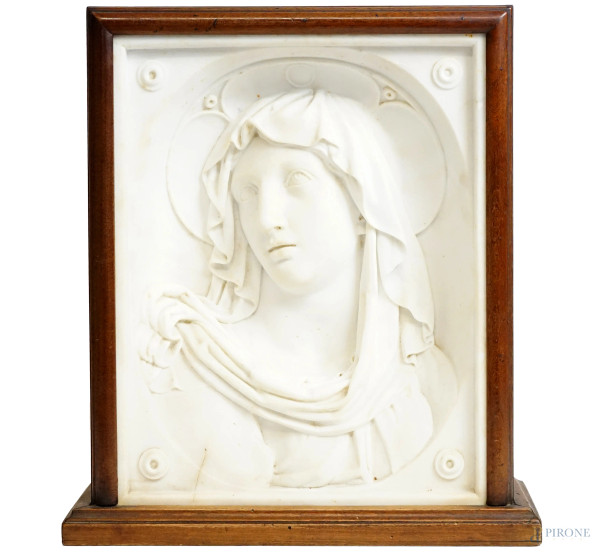 Gregorio Zappal&#224; - Vergine Maria, bassorilievo in marmo bianco, cm 36x29x8, firmato e datato 1857, entro teca in legno, (difetti).